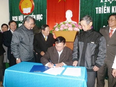 Quảng Bình tổng kết công tác Khuyến học năm 2014 - 2 Lễ ký kết công tác khuyến học của của các đơn vị trên địa bàn tỉnh Quảng Bình trong năm mới 2015