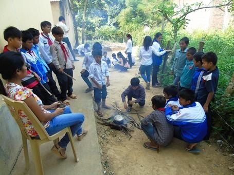 Đồng bào dân tộc hiến đất làm nhà ăn bán trú cho học sinh