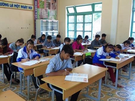 Đồng bào dân tộc hiến đất làm nhà ăn bán trú cho học sinh