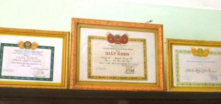 Với bà Sen, những hình ảnh này sẽ không bao giờ quên trong tâm trí bà