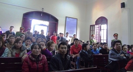 Sơ thẩm vụ án cướp gỗ huê: Đề nghị phạt 8 - 13 năm tù với các bị cáo