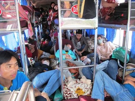 CSGT Quảng Bình xử phạt 50 trường hợp vi phạm TTATGT trong ngày ra quân