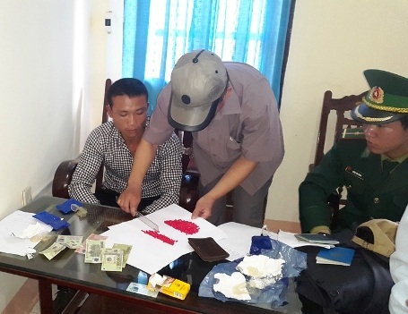 Bắt đối tượng giấu gần 500 viên ma túy trên xe khách - 1 Đối tượng Đậu Xuân Cường tại cơ quan điều tra