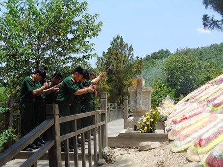 Ai ai tới đây đều cảm thấy rất ấm lòng vì sự ân cần của các chiến sĩ