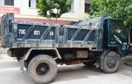 Lời khai của hai người bị nghi rải chất “lạ” xuống quốc lộ 1A - 1 Lời khai của hai nghi phạm rải chất “lạ” xuống quốc lộ 1A