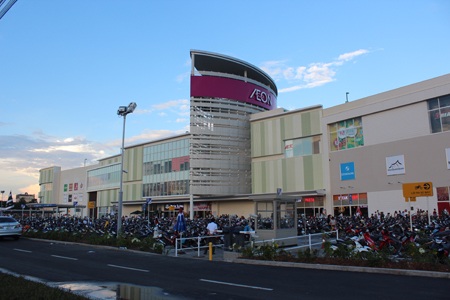 Trung tâm mua sắm vùng ven hút khách