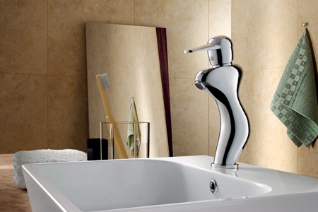 Thiết bị vệ sinh cao cấp từ Italia khuyến mại cuối năm - 3 Đường nét mượt mà, sang trọng trong mỗi sen vòi cao cấp Italisa