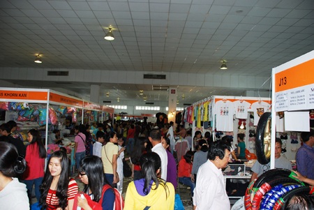 Toàn cảnh hội chợ Thương mại và Ẩm thực Hàng Thái Lan 2014