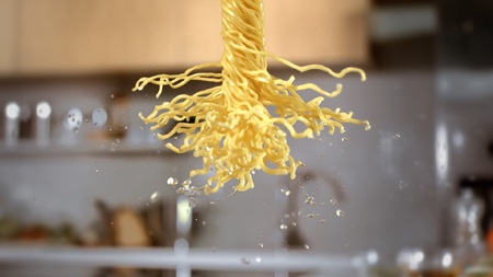 Từng sợi mì ba miền bổ sung vitamax vàng óng hấp dẫn