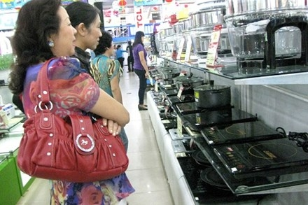 Thị trường bếp từ: nhập nhằng giá cả, chất lượng - 2 Người tiêu dùng hoang mang giữa mê hồn trận bếp điện từ
