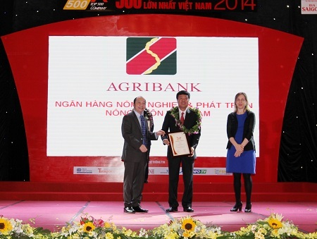 Agribank 5 năm liên tiếp nhận giải Top 10 VNR500