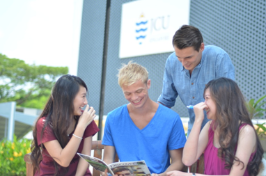 • Top 4% các trường hàng đầu thế giới về nghiên cứu và giảng dạy