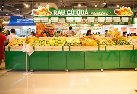 Hàng hóa phong phú, trưng bày bắt mắt thu hút khách hàng