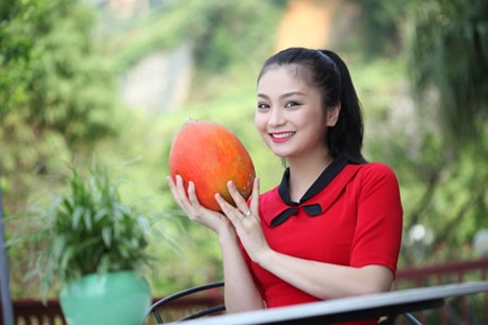 Dinh dưỡng giúp trẻ giảm thiểu đau ốm mùa nồm ẩm - 2 Quả gấc bao gồm β-Caroten (tiền Vitamin A):