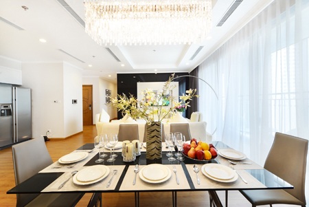 Phòng khách và phòng ăn sang trọng