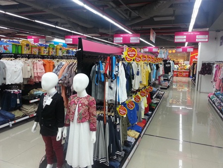 Hàng thời trang mẫu mã da dạng