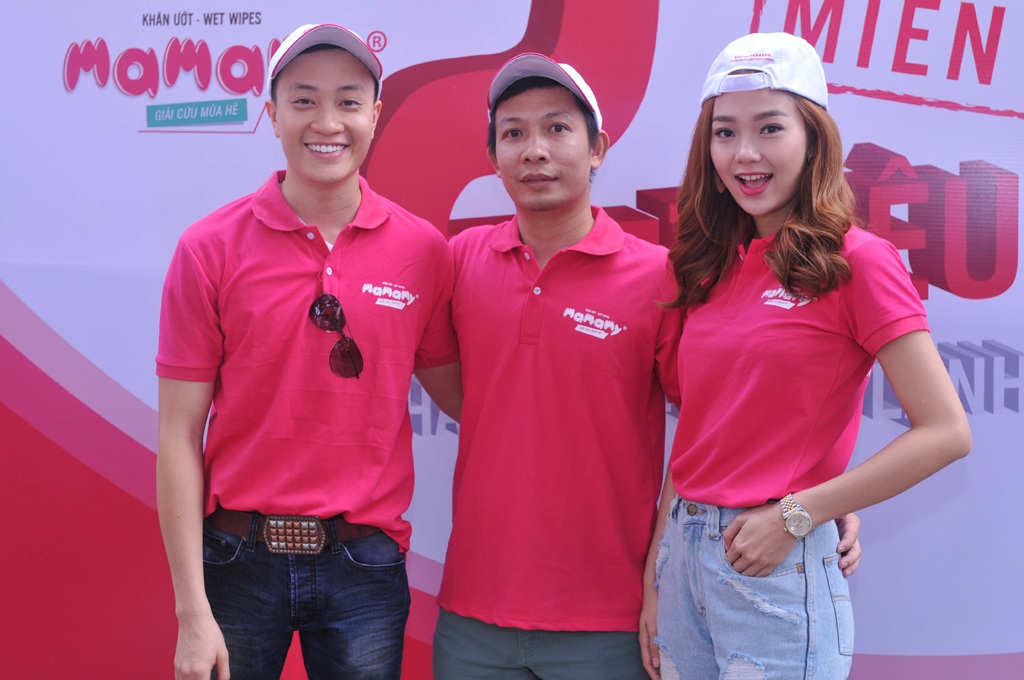 Ông Bùi Minh Tuấn (giữa)