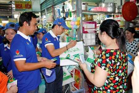 Sơn Spec đồng hành cùng cuộc sống tươi đẹp đến với Bạc Liêu - 2 Ông Lê Đức Trọng-GĐ nhãn hàng sơn Spec khu vực phía Nam cùng
