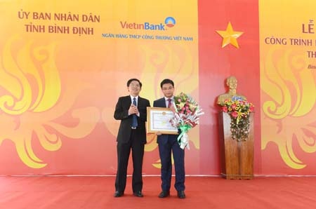 UBND tỉnh Bình Định tặng Bằng khen cho tập thể VietinBank