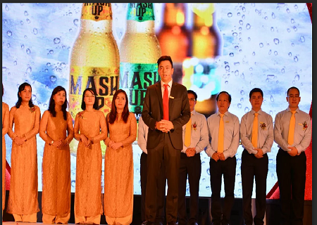 Ông Vũ Quang Hải - Phó Tổng GĐ đại diện thế hệ trẻ tuyên thệ sẽ đoàn