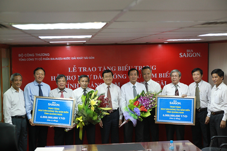 Bia Sài Gòn đồng hành cùng chương trình Ngư dân bám biển