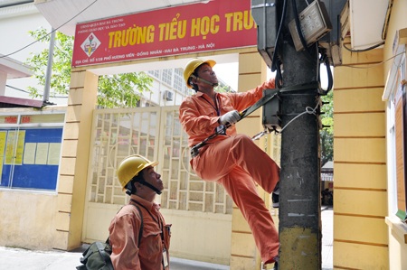 Hà Nội: Đảm bảo điện trong kỳ thi tuyển sinh THPT - 1 Hà Nội: Đảm bảo điện trong kỳ thi tuyển sinh THPT