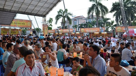 Ngày hội Bia Hà Nội tại Quảng Bình - Bữa tiệc muộn cho người Đất Quảng