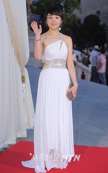 Sao khoe sắc tại lễ trao giải nghệ thuật Baeksang - 16 Sao khoe sắc tại lễ trao giải nghệ thuật Baeksang - 16