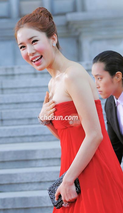 Sao khoe sắc tại lễ trao giải nghệ thuật Baeksang - 29 Sao khoe sắc tại lễ trao giải nghệ thuật Baeksang - 29