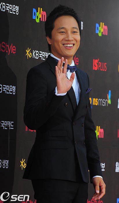 Sao khoe sắc tại lễ trao giải nghệ thuật Baeksang - 31 Sao khoe sắc tại lễ trao giải nghệ thuật Baeksang - 31