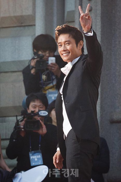 Sao khoe sắc tại lễ trao giải nghệ thuật Baeksang - 5 Sao khoe sắc tại lễ trao giải nghệ thuật Baeksang - 5