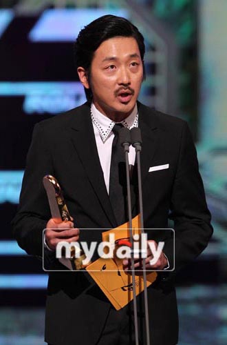 Sao khoe sắc tại lễ trao giải nghệ thuật Baeksang - 28 Sao khoe sắc tại lễ trao giải nghệ thuật Baeksang - 28