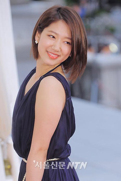 Sao 9X Park Shin Hye hướng tới phong cách gợi cảm  - 12