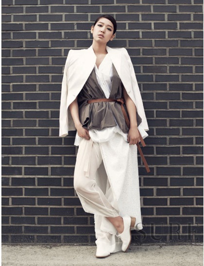 Sao 9X Park Shin Hye hướng tới phong cách gợi cảm  - 19