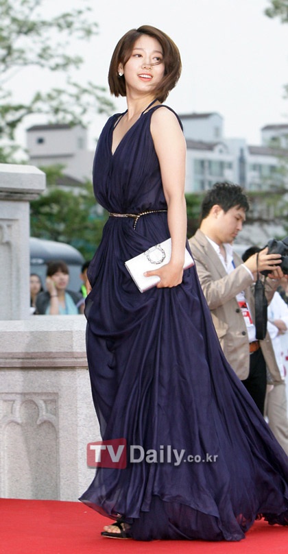 Sao 9X Park Shin Hye hướng tới phong cách gợi cảm  - 9