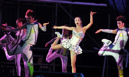 Xem Thái Y Lâm tình tứ với Châu Kiệt Luân - 13 Xem Thái Y Lâm tình tứ với Châu Kiệt Luân - 13