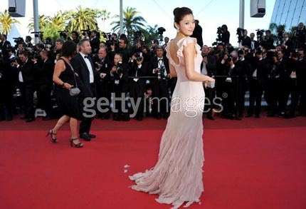“Cô nàng ngổ ngáo” hồi hộp khi tới Cannes dự LHP - 2 “Cô nàng ngổ ngáo” hồi hộp khi tới Cannes dự LHP - 2