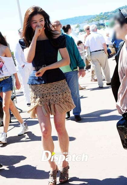 “Cô nàng ngổ ngáo” hồi hộp khi tới Cannes dự LHP - 35 “Cô nàng ngổ ngáo” hồi hộp khi tới Cannes dự LHP - 35