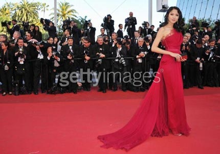 Cựu Hoa hậu Thế giới tham dự LHP Cannes 64 - 2 Cựu Hoa hậu Thế giới tham dự LHP Cannes 64 - 2