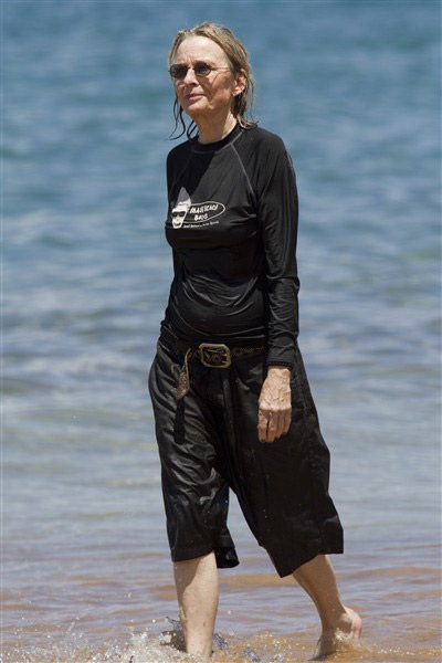 Những trang phục đi biển “xấu tệ” của sao  - 14