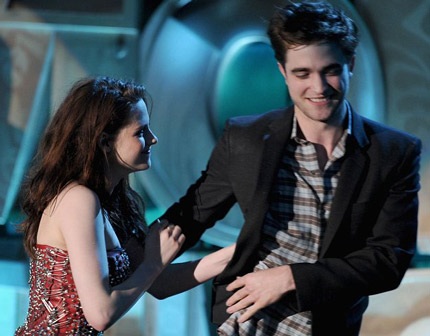 Hé lộ những cảnh quay “nóng hổi” trong “Chạng Vạng 3” - 2