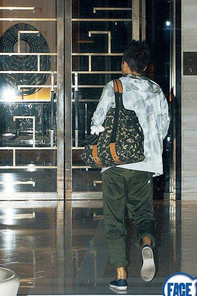 Trương Bá Chi ở cùng khách sạn với Trần Quán Hy - 3