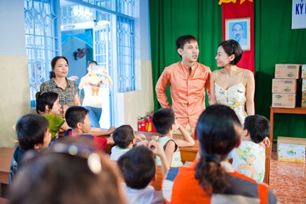 Bốn ca sỹ của Bước nhảy hoàn vũ đi từ thiện - 6