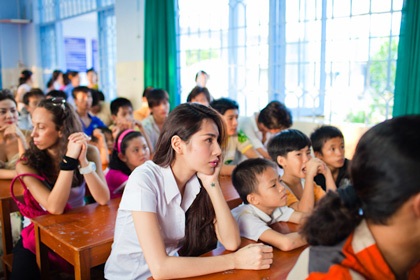 Bốn ca sỹ của Bước nhảy hoàn vũ đi từ thiện - 7