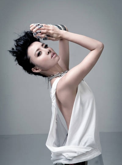 Thái Y Lâm xấu hổ vì bị phát hiện hát nhép - 2 Thái Y Lâm xấu hổ vì bị phát hiện hát nhép - 2