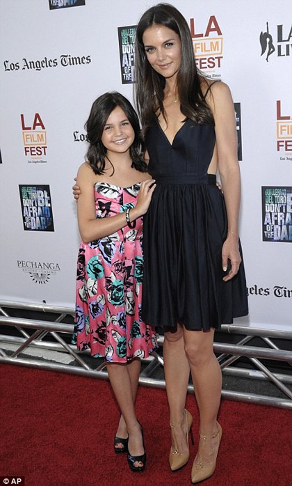 “Bà Cruise” lột xác trong buổi giới thiệu phim mới - 13