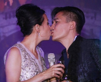 Lương Triều Vỹ hạnh phúc trong ngày sinh nhật cùng “bà xã” - 1 Lương Triều Vỹ hạnh phúc trong ngày sinh nhật cùng “bà xã” - 1