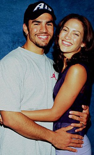 Jennifer Lopez ngăn chặn clip “nóng” lên mạng - 1