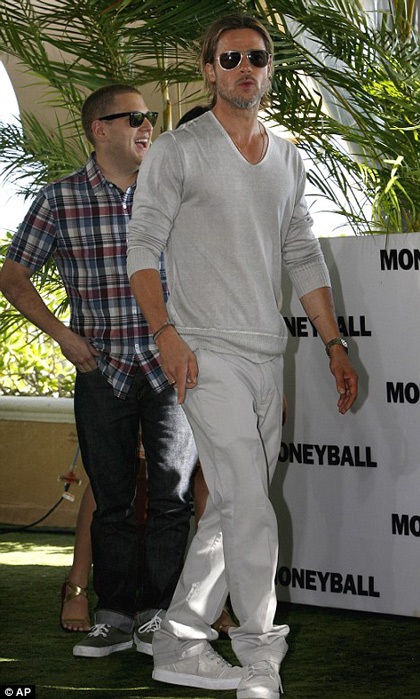 Brad Pitt cũng chuộng kiểu tóc của David Beckham - 2