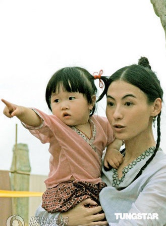 “Trương Bá Chi là một bà mẹ nhạy cảm” - 2